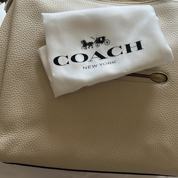 NWT Coach purse with dust cover - Picture 12 of 13